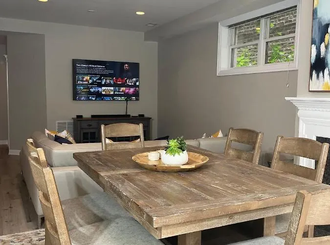 Amazing 3br 3 Ba In Apartment *